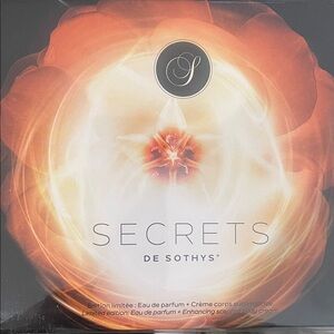 Secrets Gold Body Cream and Perfume Set